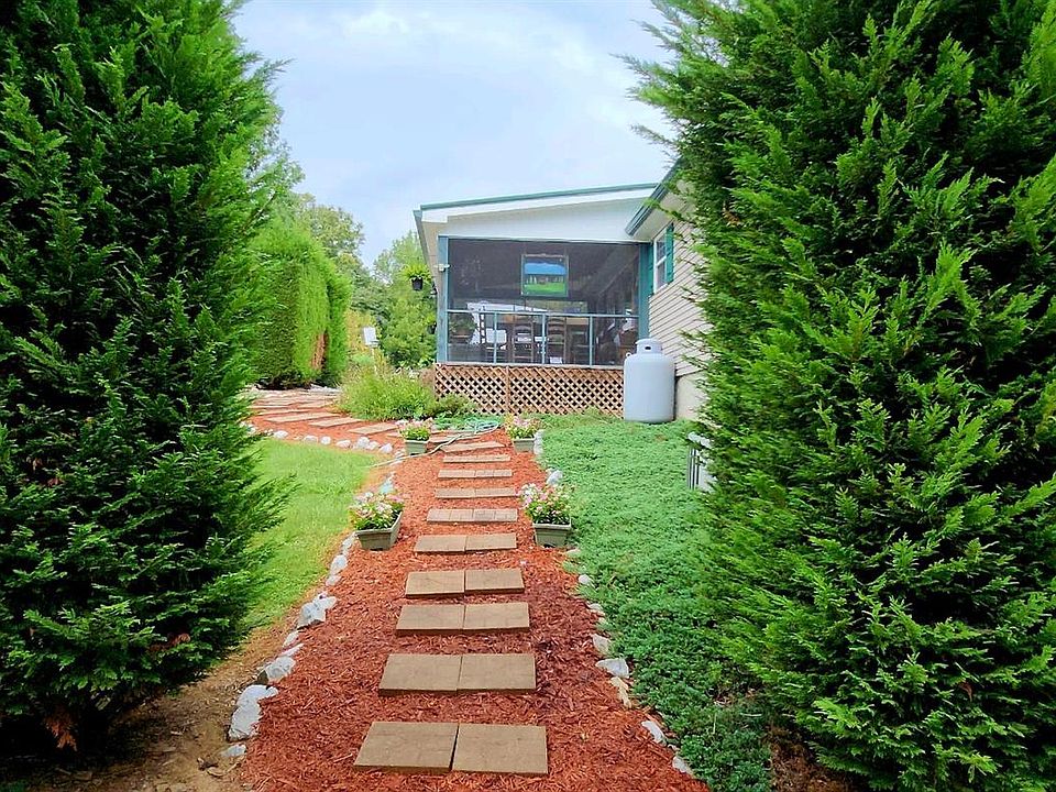 2nd image of 103 Lindsey Loop Rd