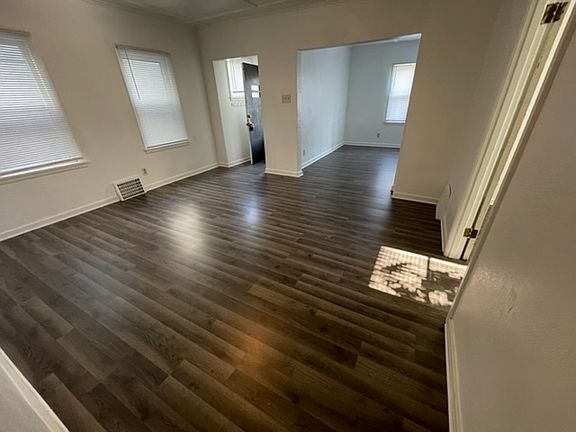4th image of 728 Superior Ave