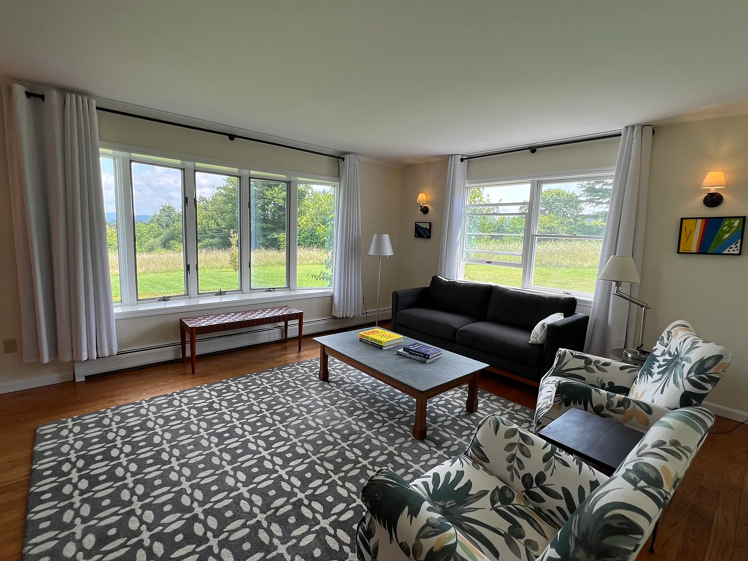 3 bed, 1256 sqft, $4,250 — Photo 4