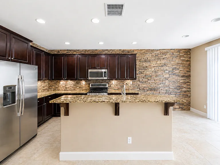10680 Washington Park Dr — Photo 4