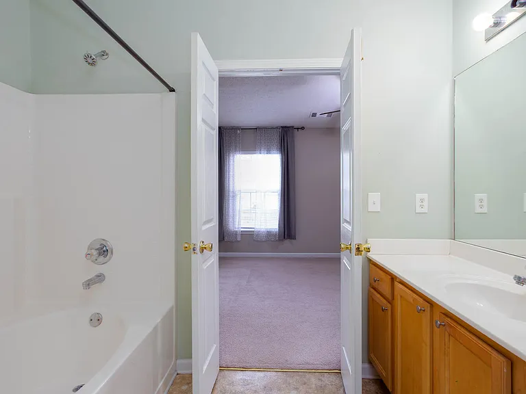 2946 Greyhawk Ln — Photo 29