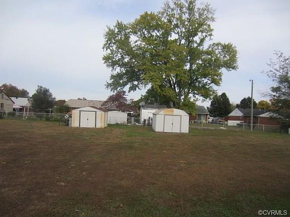 3rd image of 2512 Johnson Pl