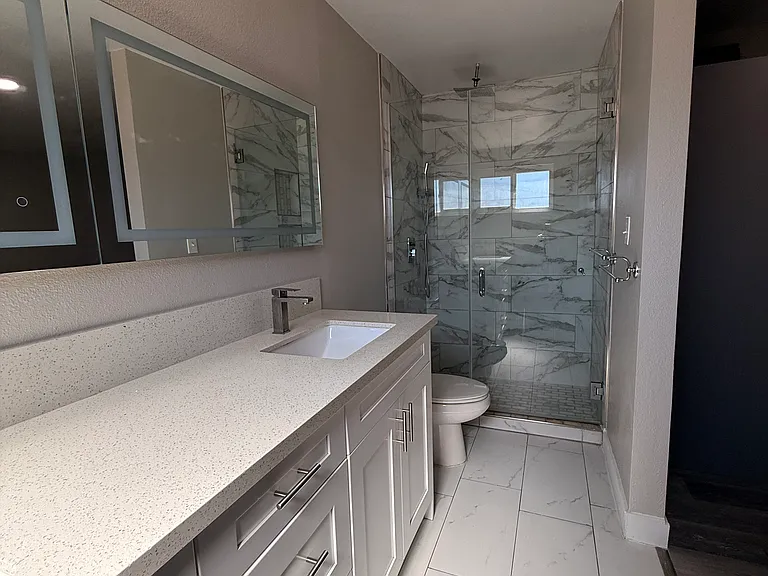 2753 Talbot St — Photo 55