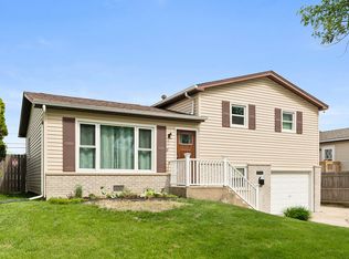 15543 Duncan Rd, Oak Forest, IL 60452