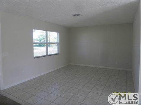 2nd image of 608 SW Lucero Dr
