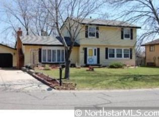 8016 Vincent Cir N, Brooklyn Park, MN 55444