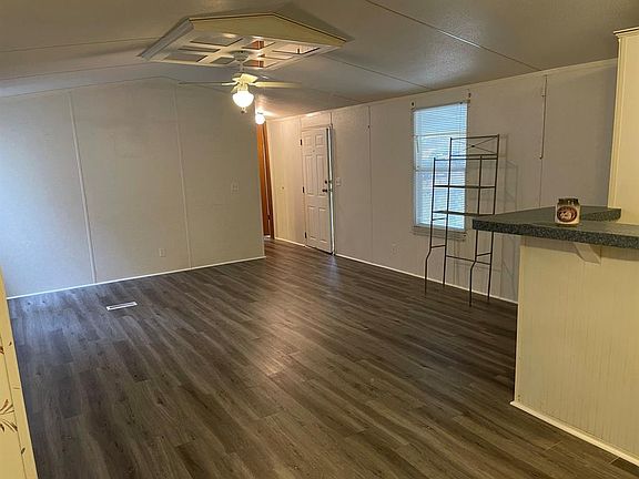 4th image of 16989 Shadow Wood Dr