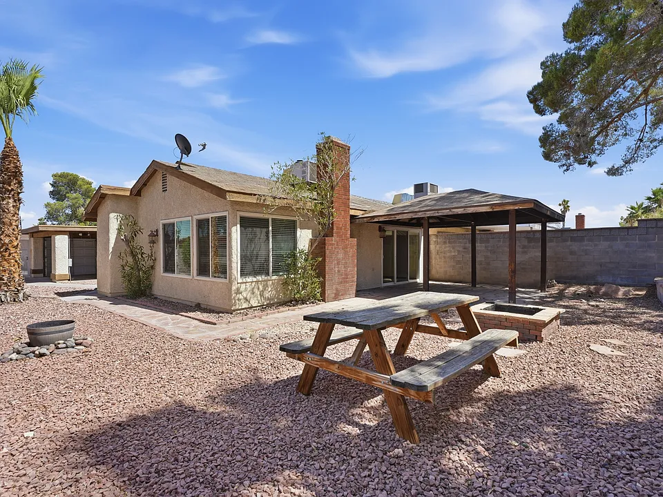 3971 Spring Leaf Dr
