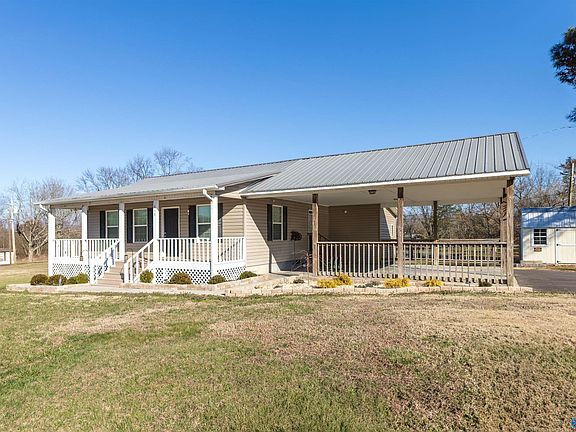 3rd image of 515 Horseshoe Bend Rd