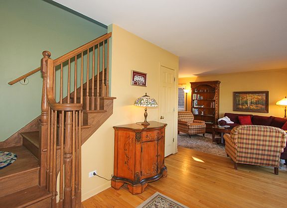 2nd image of 836 Woodbine Ave