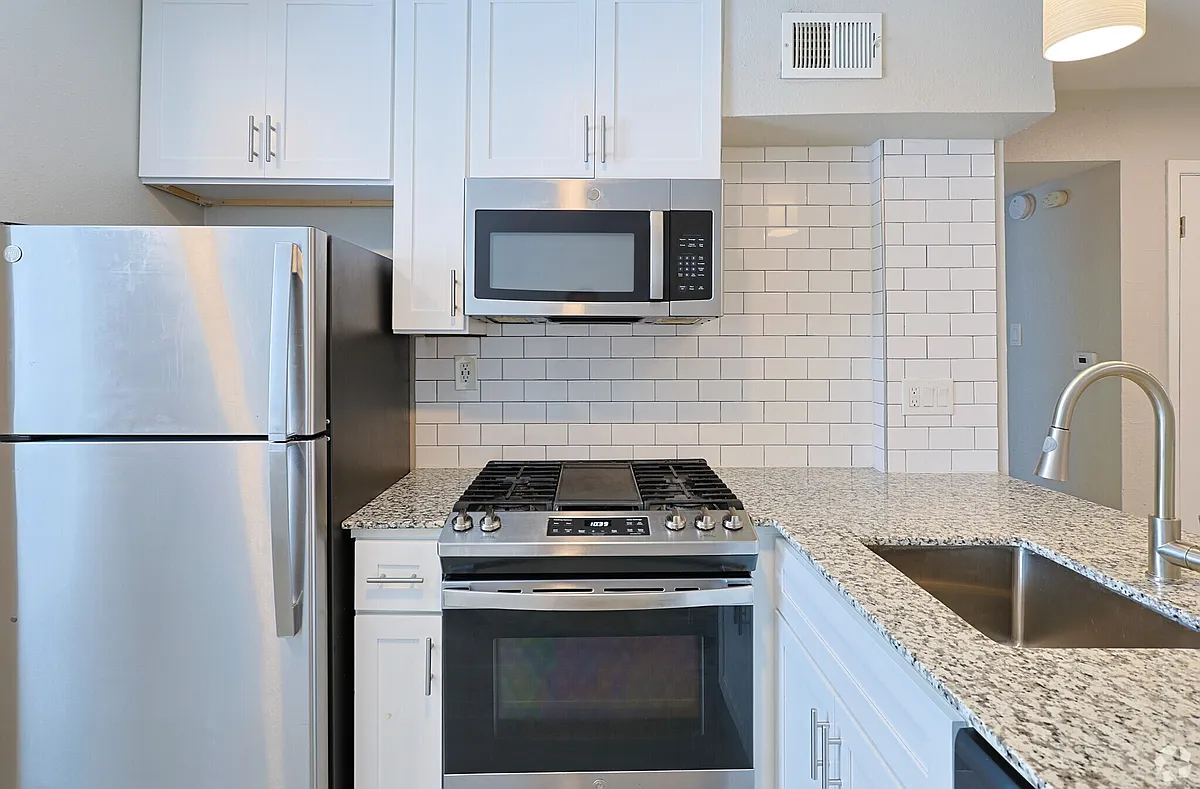 Building Photo - 3138 Manor Rd #210