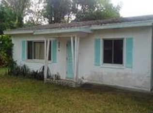 412 Lakeview Dr, Nokomis, FL 34275