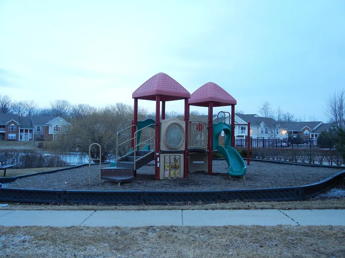 2 bed, 1660 sqft, $1,950 — Photo 2