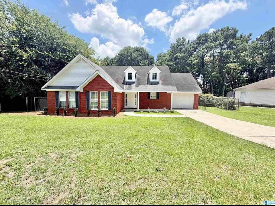 108 Colonial Cir