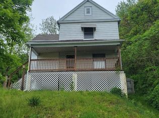 28 E Washington St #28, Struthers, OH 44471