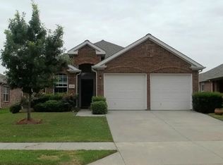 8624 Wagon Trl, Aubrey, TX 76227