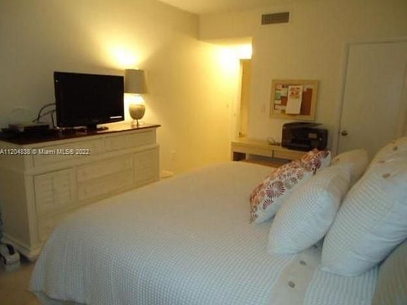 4th image of 1980 S Ocean Dr Suite 3A