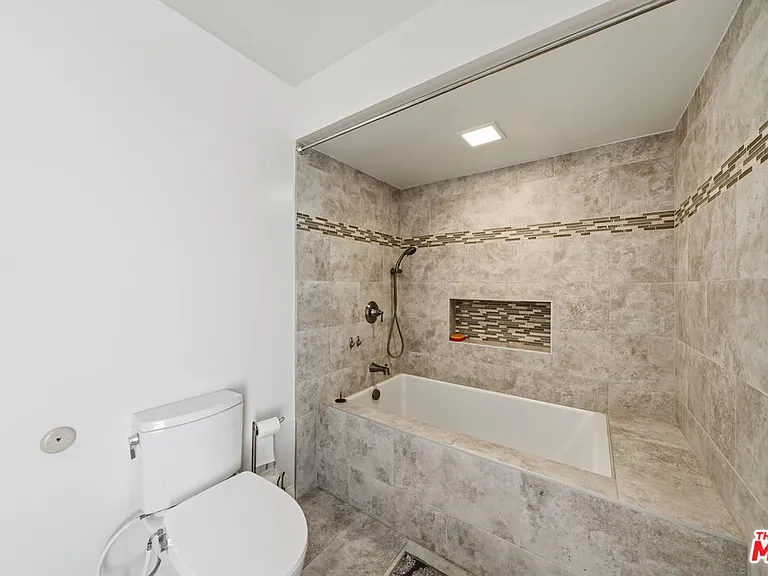 141 S Linden Dr #206 — Photo 29