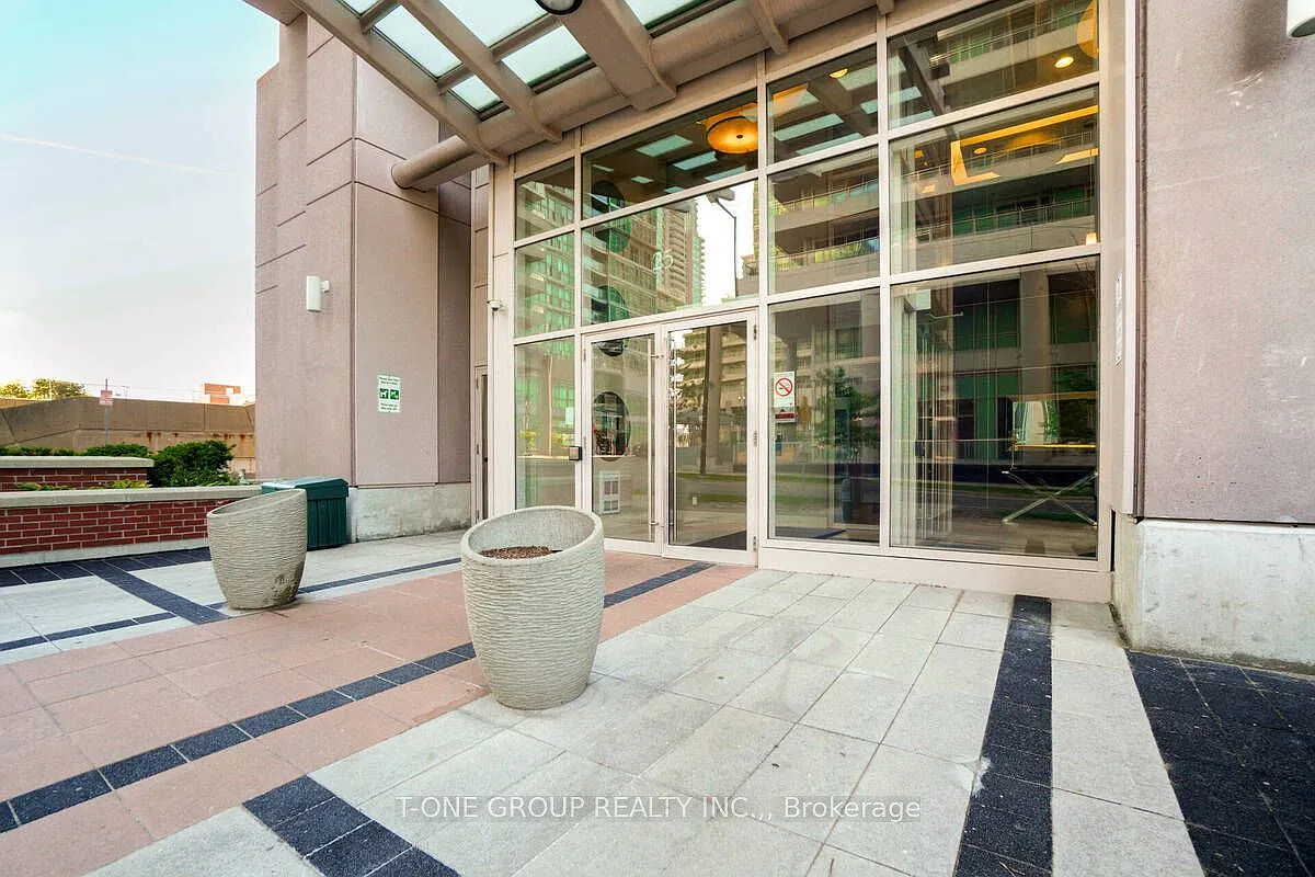 2 bed, $2,450 — Photo 2