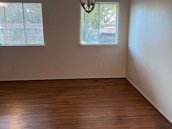 3rd image of 408 Pickwick Ln