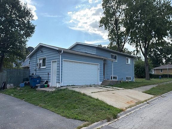 3rd image of 1924 Cora St
