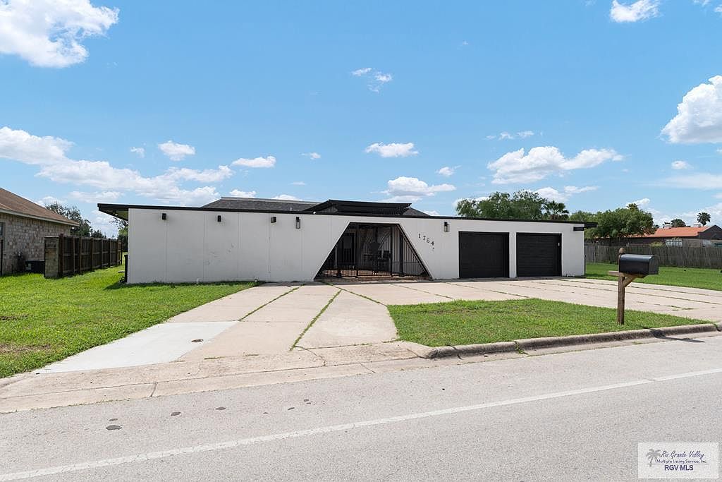 1754 W San Marcelo Blvd