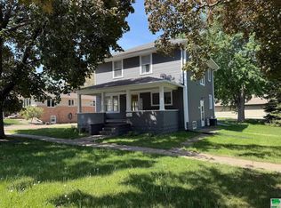 316 Arizona Ave NW, Orange City, IA 51041