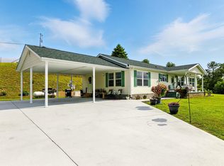 358 Quillen Chapel School Rd, Campton, KY 41301