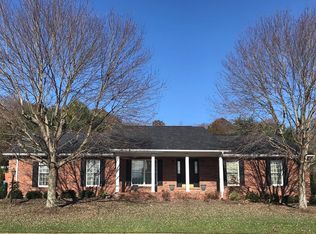 97 Willowood Cir, Hurricane, WV 25526