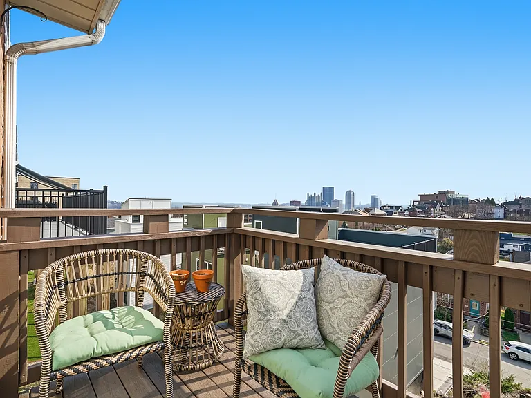 131 Meridan St #1 — Photo 6
