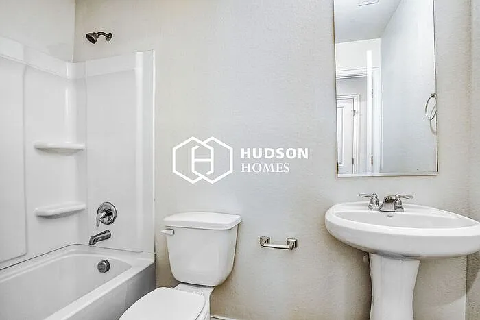 1701 N Guadalupe St — Photo 14