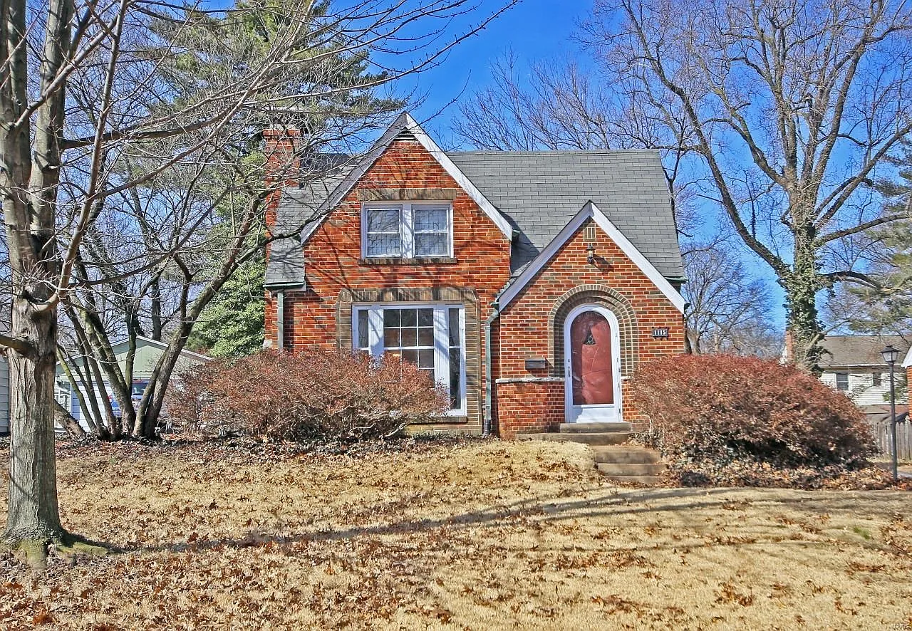 1115 S Elm Ave photo 1