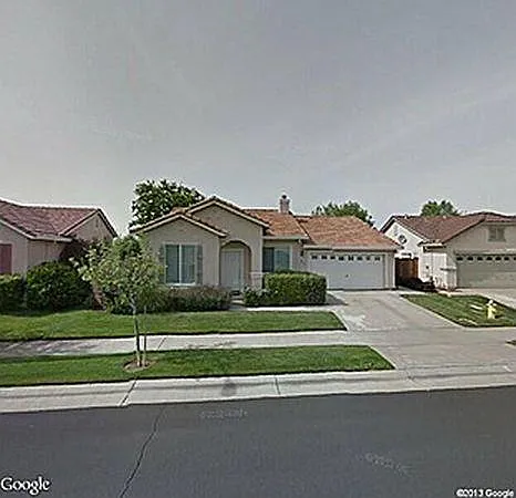 560 Crestfield Cir photo 1