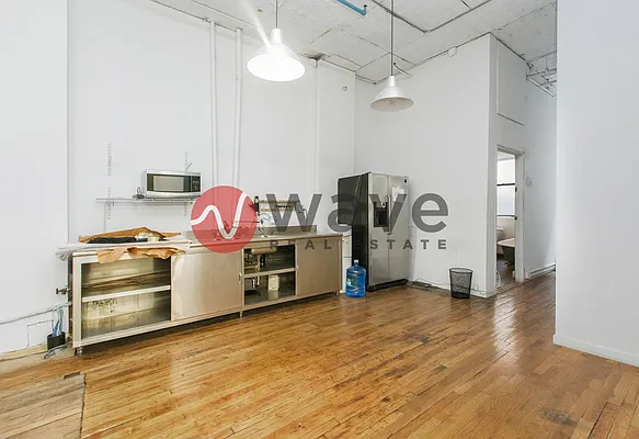 Rented by Wave Real Estate Group | media 11