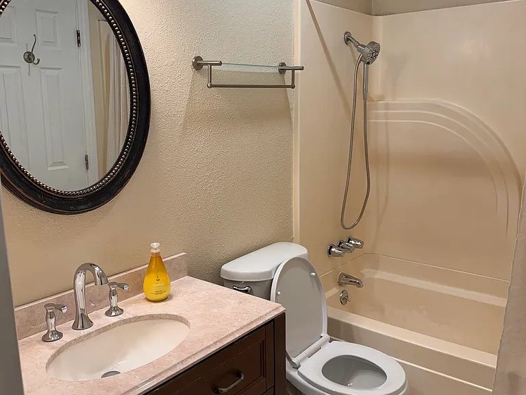 Full bath upstairs