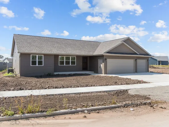 499 Pauls Pl, Oshkosh, WI 54904