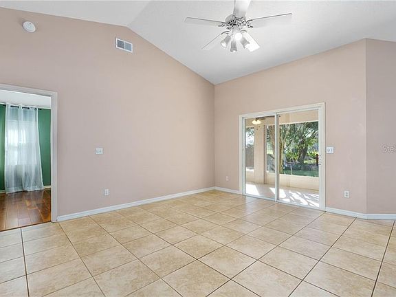 4th image of 236 Valley Edge Dr