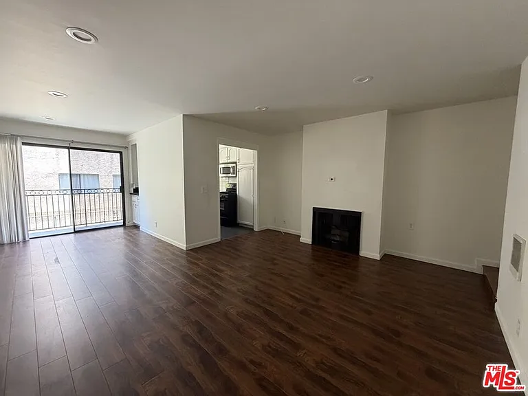 1337 N Sierra Bonita Ave #204 — Photo 1