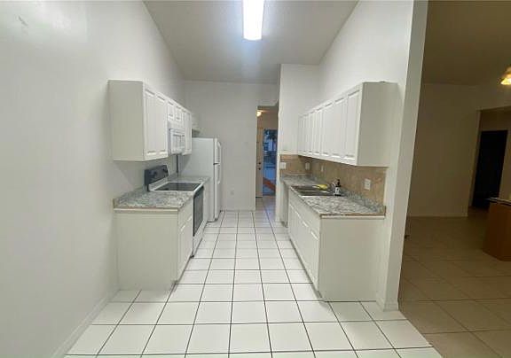 2nd image of 21240 NE 9th Ct APT 2
