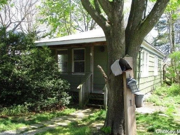 1 Wheeler Court, Patchogue, NY 11772