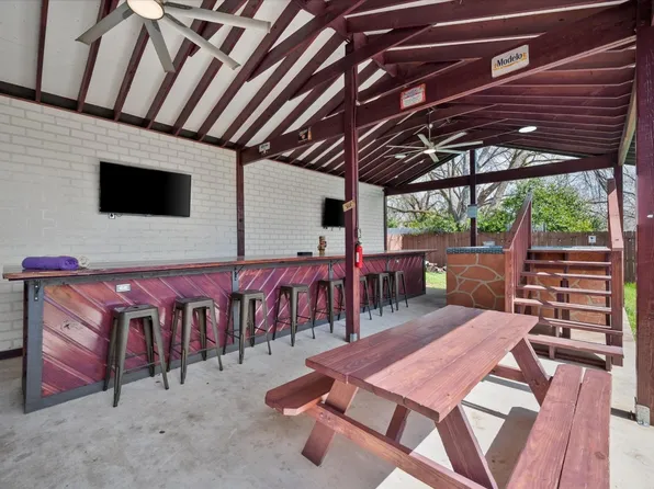 403 N East St, Arlington, TX 76011