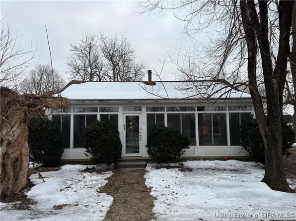 902 E Railroad Street, Otisco, IN 47163