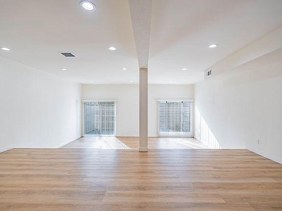 4th image of 11834 Gilmore St Unit 5