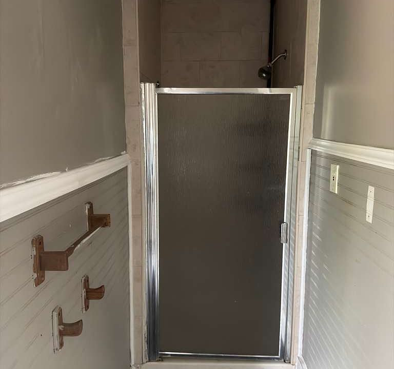 1st image of 124 Highland St Floor 3