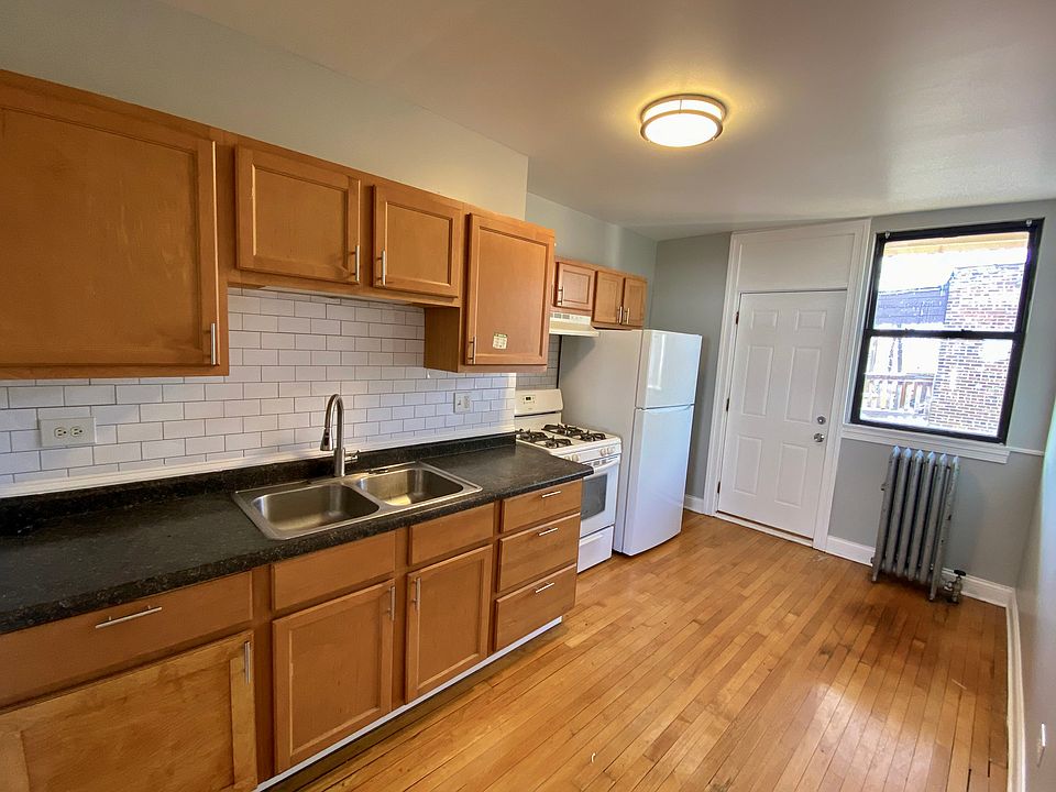 Kitchen with space for a table