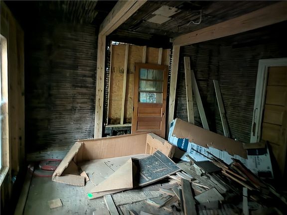 5th image of 355 High St
