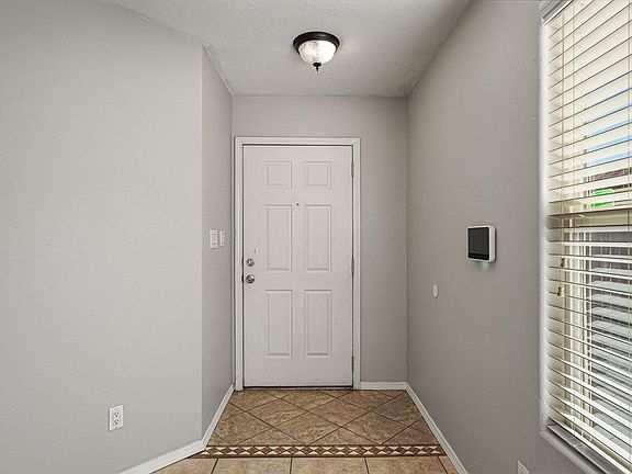 5th image of 8908 Hatteras Pl NW