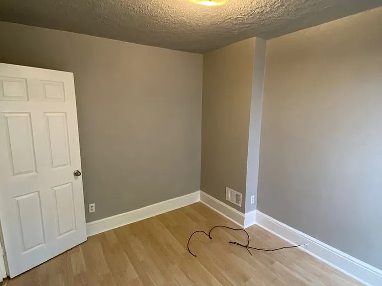 604 S Duke St — Photo 9