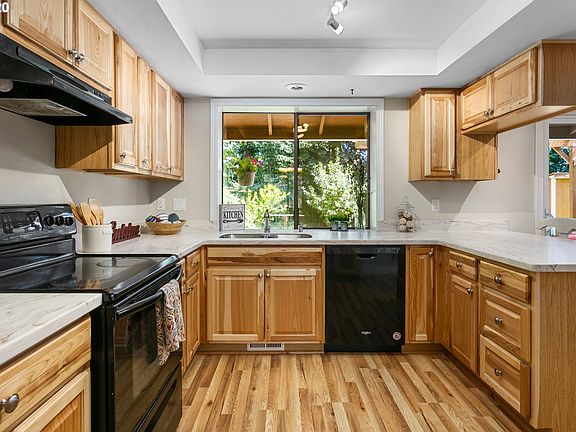 3rd image of 5405 NE 64th Ave
