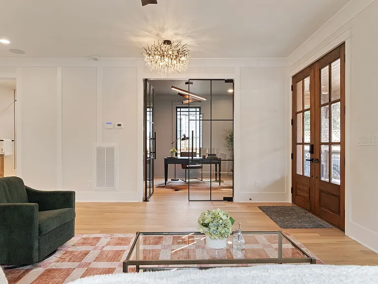 1240 Kenmore Pl — Photo 9